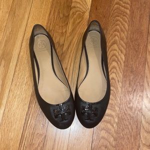 Brand new, black signature Tory Burch flats. 8.5